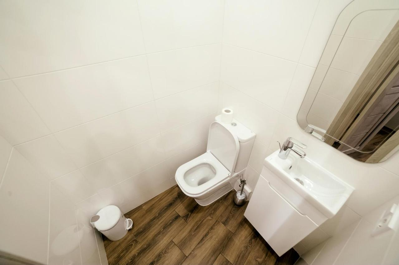 דירות לבוב Lara Apartament 3 מראה חיצוני תמונה