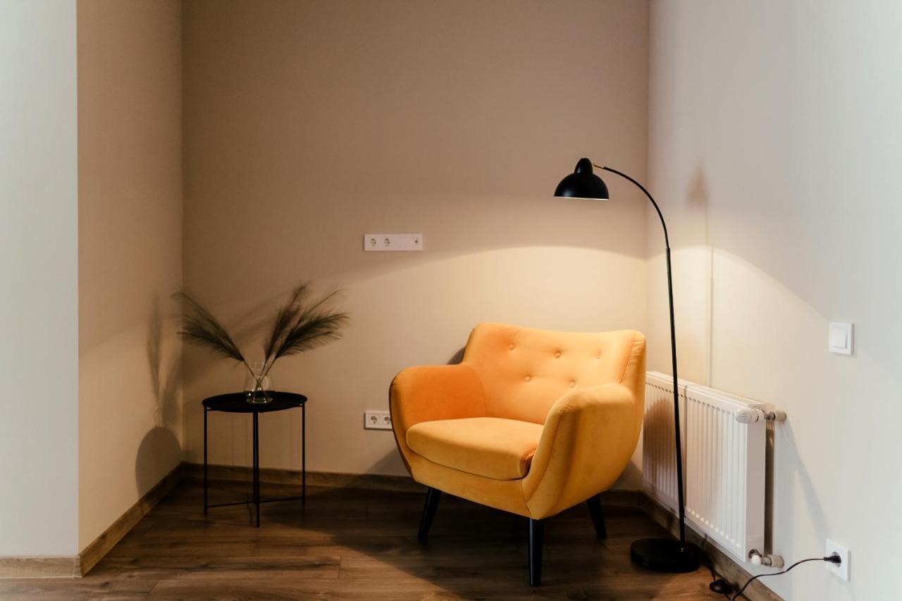 דירות לבוב Lara Apartament 3 מראה חיצוני תמונה